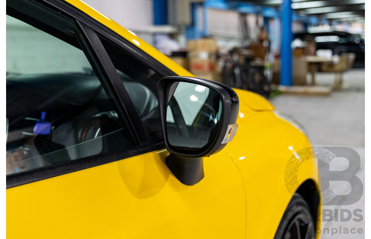 06/2016 Renault Clio R.S. 200 SPORT FWD X98 5D Hatchback Liquid Yellow Metallic Turbo 1.6L