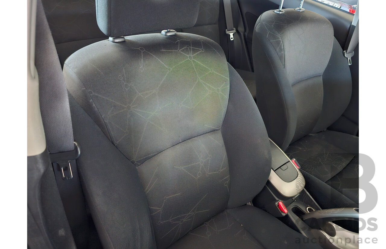 9/2007 Toyota Corolla Ascent ZRE152R 5d Hatchback White 1.8L