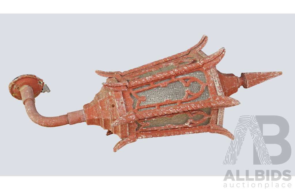 Cast Alloy Wall Mount Lantern