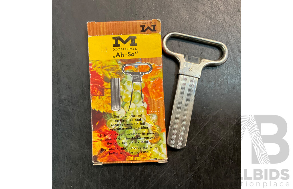 Collection of Vintage Plates/Cups/Jugs and More Included PARAGON, ROYAL WORCESTER