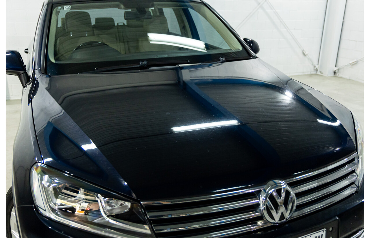 5/2015 Volkswagen Touareg V6 TDI 7P MY15 4d Wagon Moonlight Blue Pearl Turbo Diesel V6 3.0L