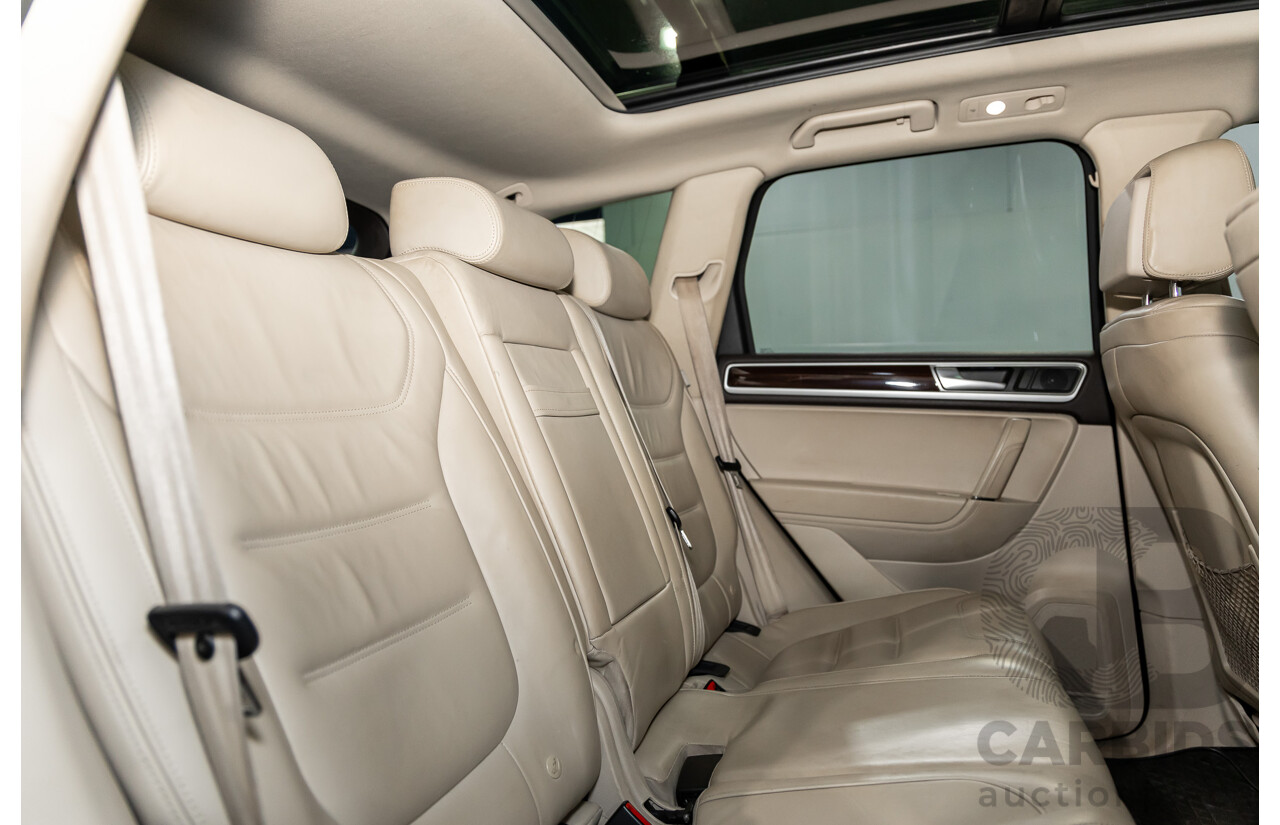 5/2015 Volkswagen Touareg V6 TDI 7P MY15 4d Wagon Moonlight Blue Pearl Turbo Diesel V6 3.0L