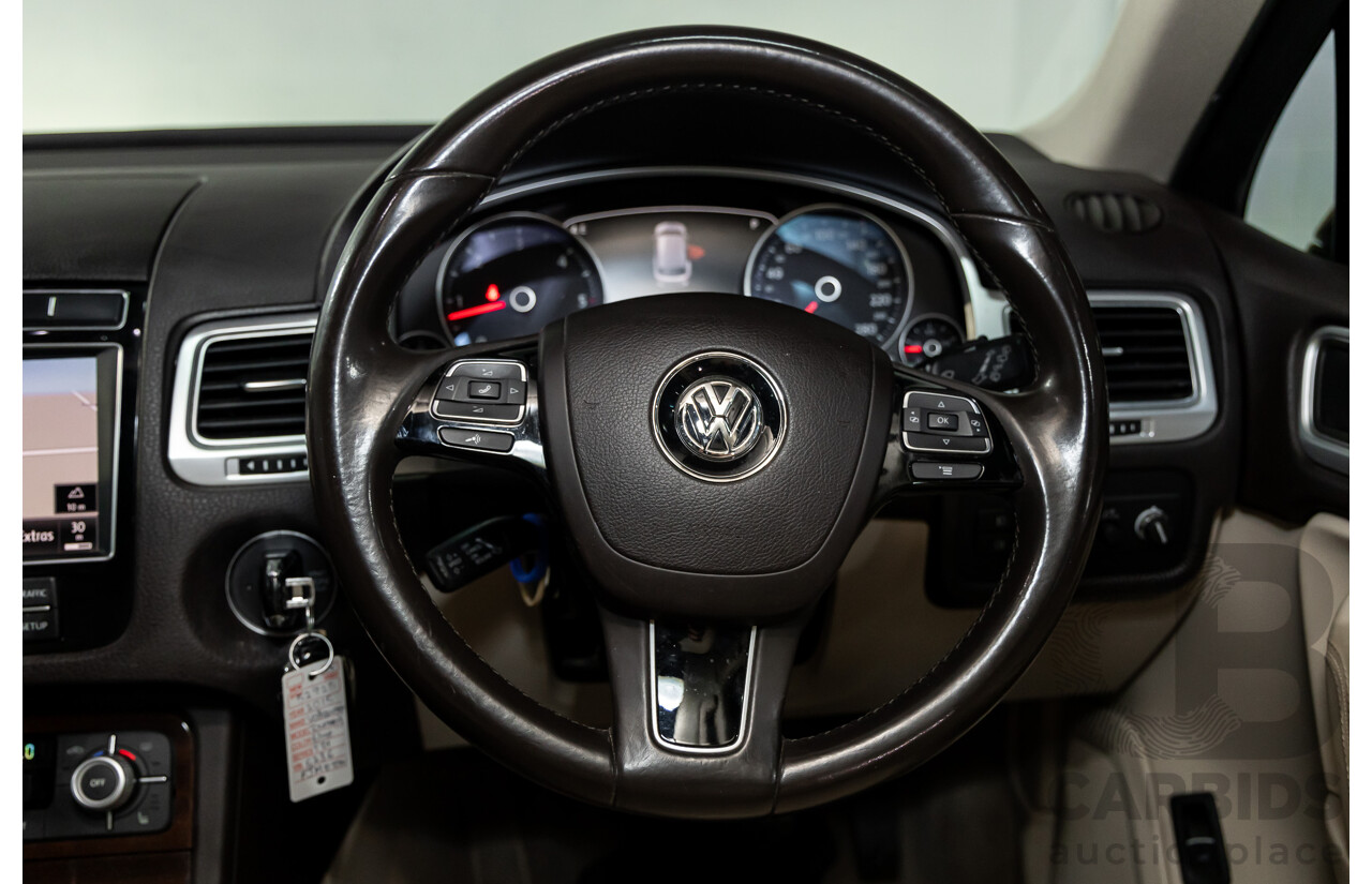 5/2015 Volkswagen Touareg V6 TDI 7P MY15 4d Wagon Moonlight Blue Pearl Turbo Diesel V6 3.0L