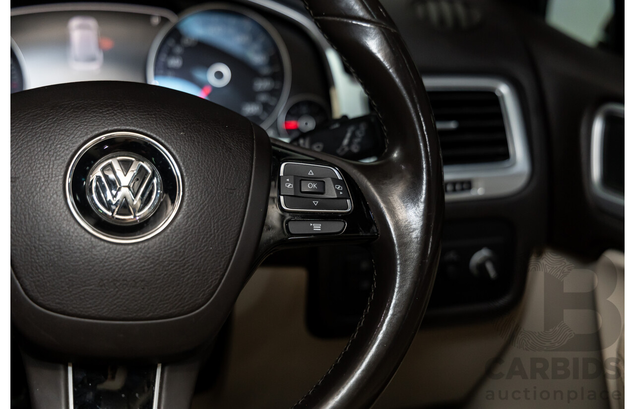 5/2015 Volkswagen Touareg V6 TDI 7P MY15 4d Wagon Moonlight Blue Pearl Turbo Diesel V6 3.0L