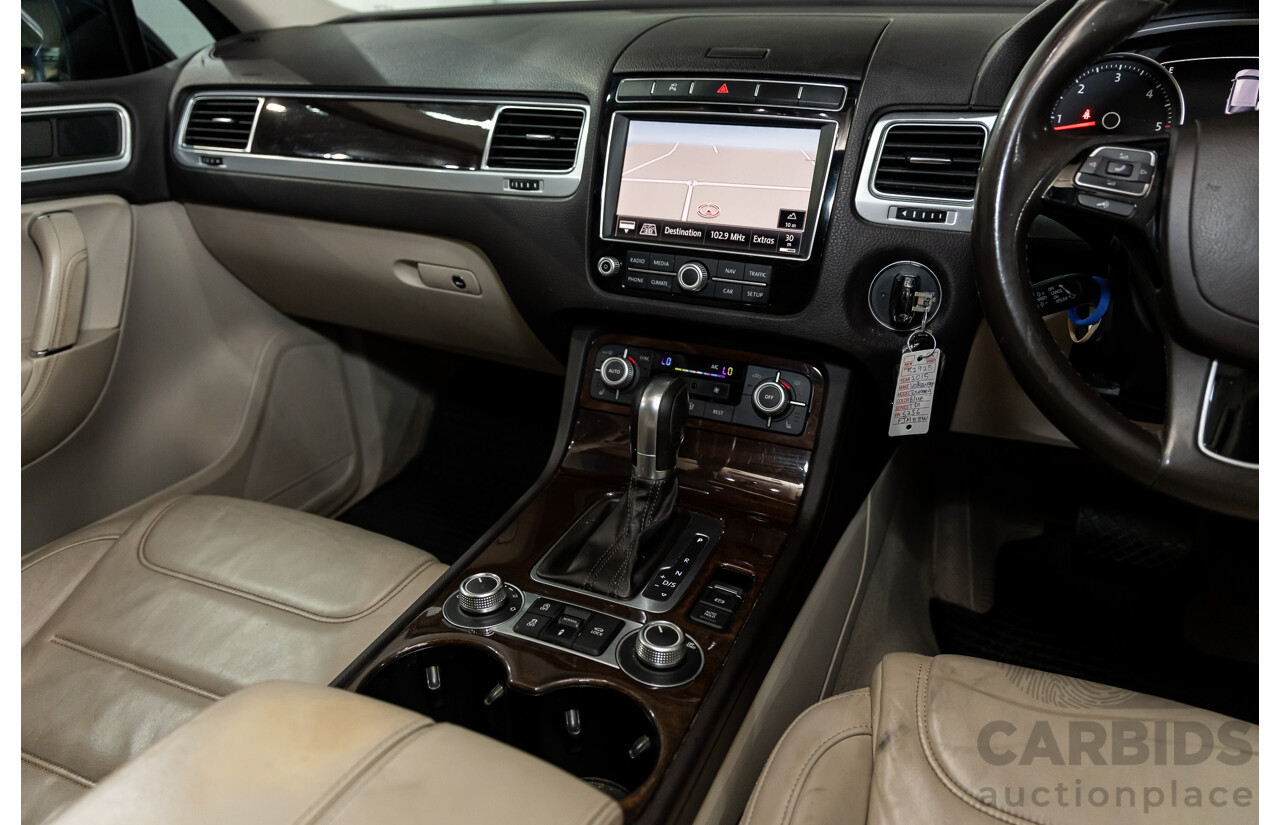 5/2015 Volkswagen Touareg V6 TDI 7P MY15 4d Wagon Moonlight Blue Pearl Turbo Diesel V6 3.0L