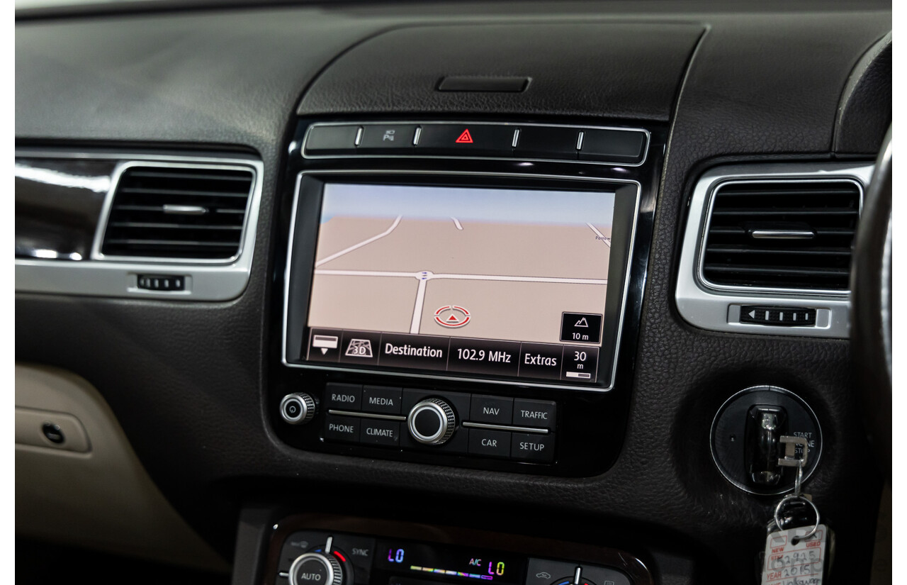 5/2015 Volkswagen Touareg V6 TDI 7P MY15 4d Wagon Moonlight Blue Pearl Turbo Diesel V6 3.0L