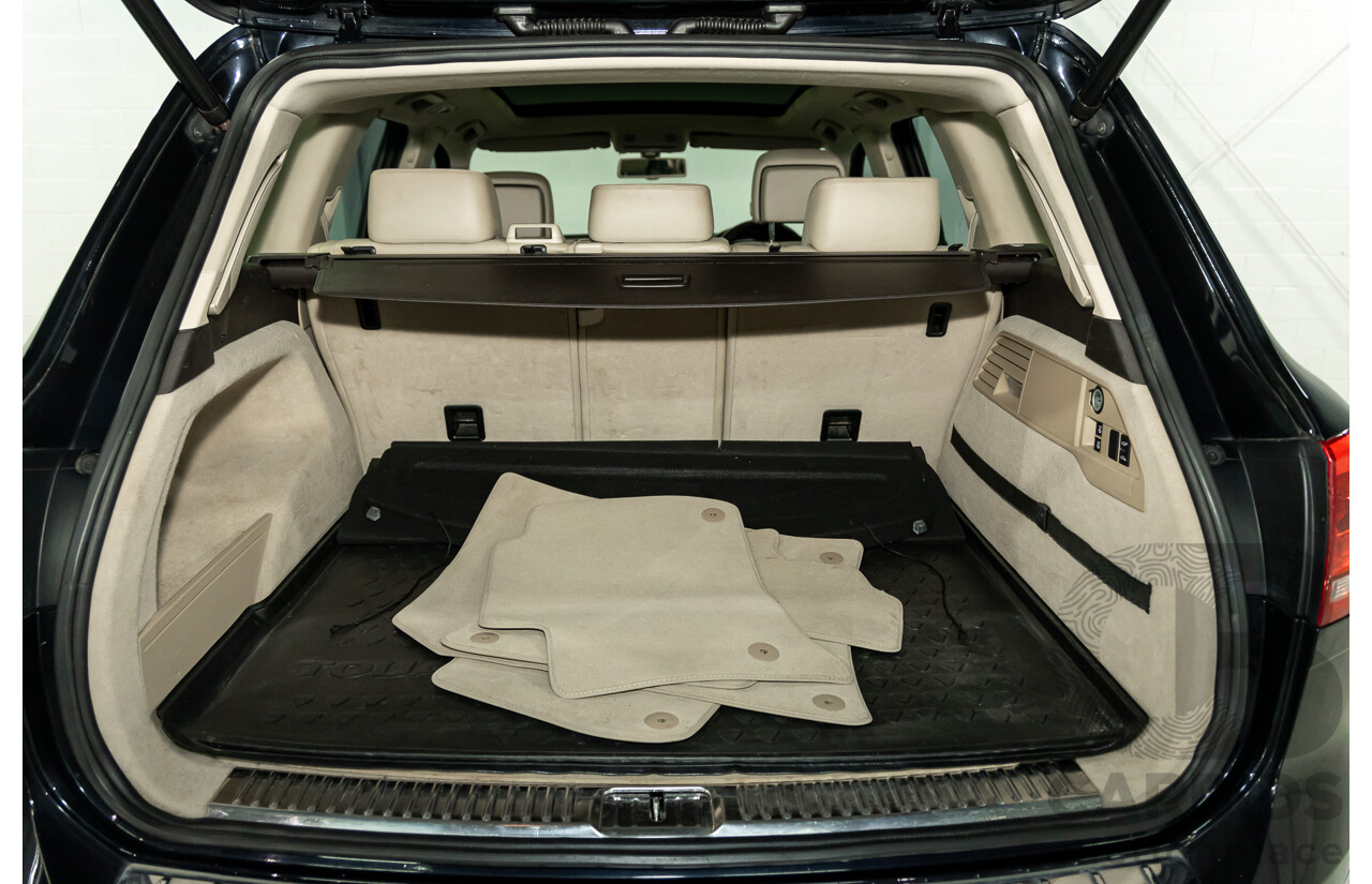 5/2015 Volkswagen Touareg V6 TDI 7P MY15 4d Wagon Moonlight Blue Pearl Turbo Diesel V6 3.0L