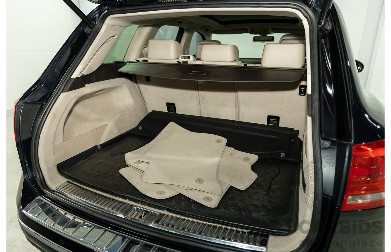 5/2015 Volkswagen Touareg V6 TDI 7P MY15 4d Wagon Moonlight Blue Pearl Turbo Diesel V6 3.0L