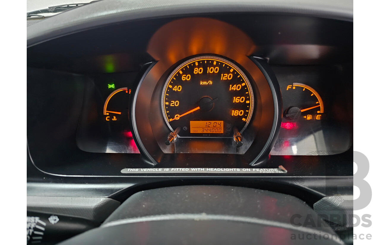 10/2010 Toyota Hiace LWB KDH201R MY11 UPGRADE 4d Van White 3.0L