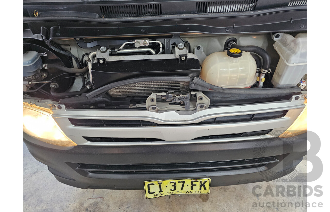 10/2010 Toyota Hiace LWB KDH201R MY11 UPGRADE 4d Van White 3.0L