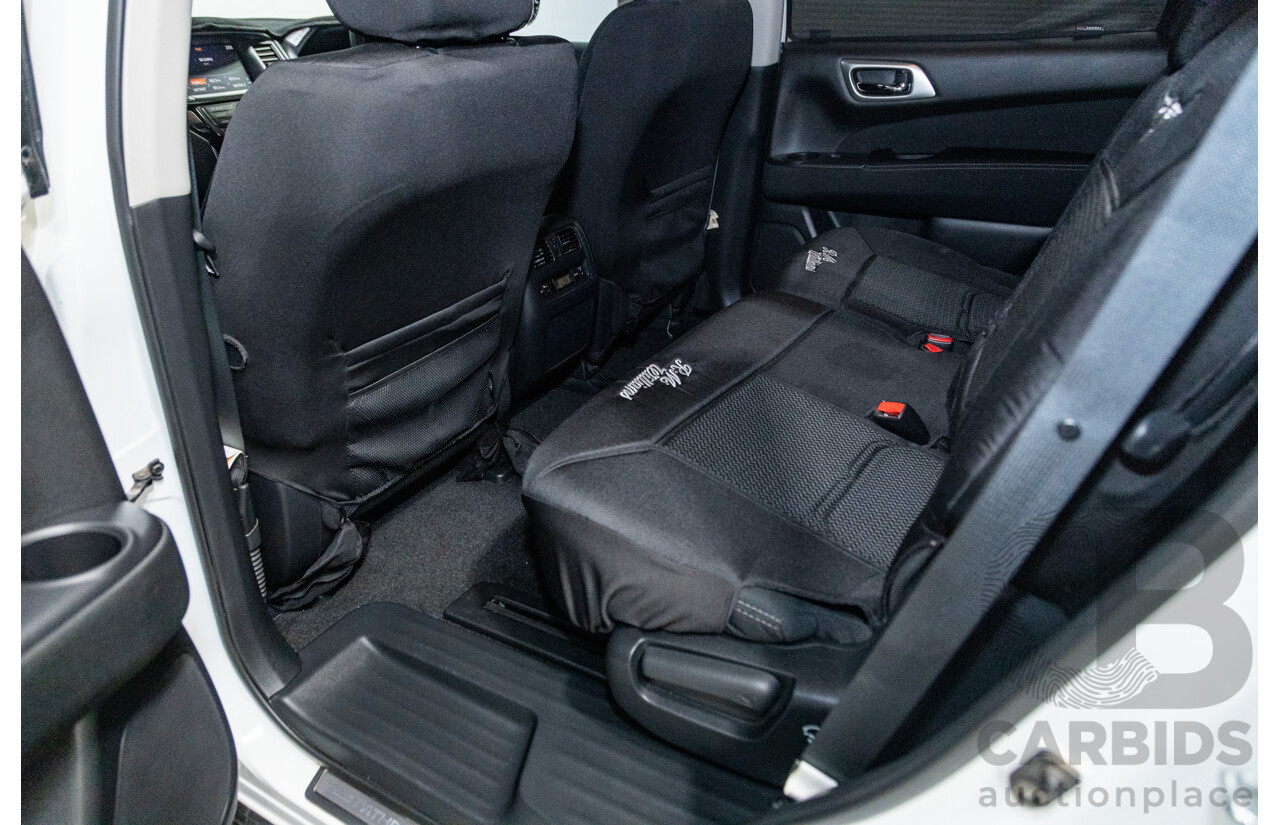 5/2017 Nissan Pathfinder ST R52 MY15 4d Wagon White V6 3.5L - 7 Seater