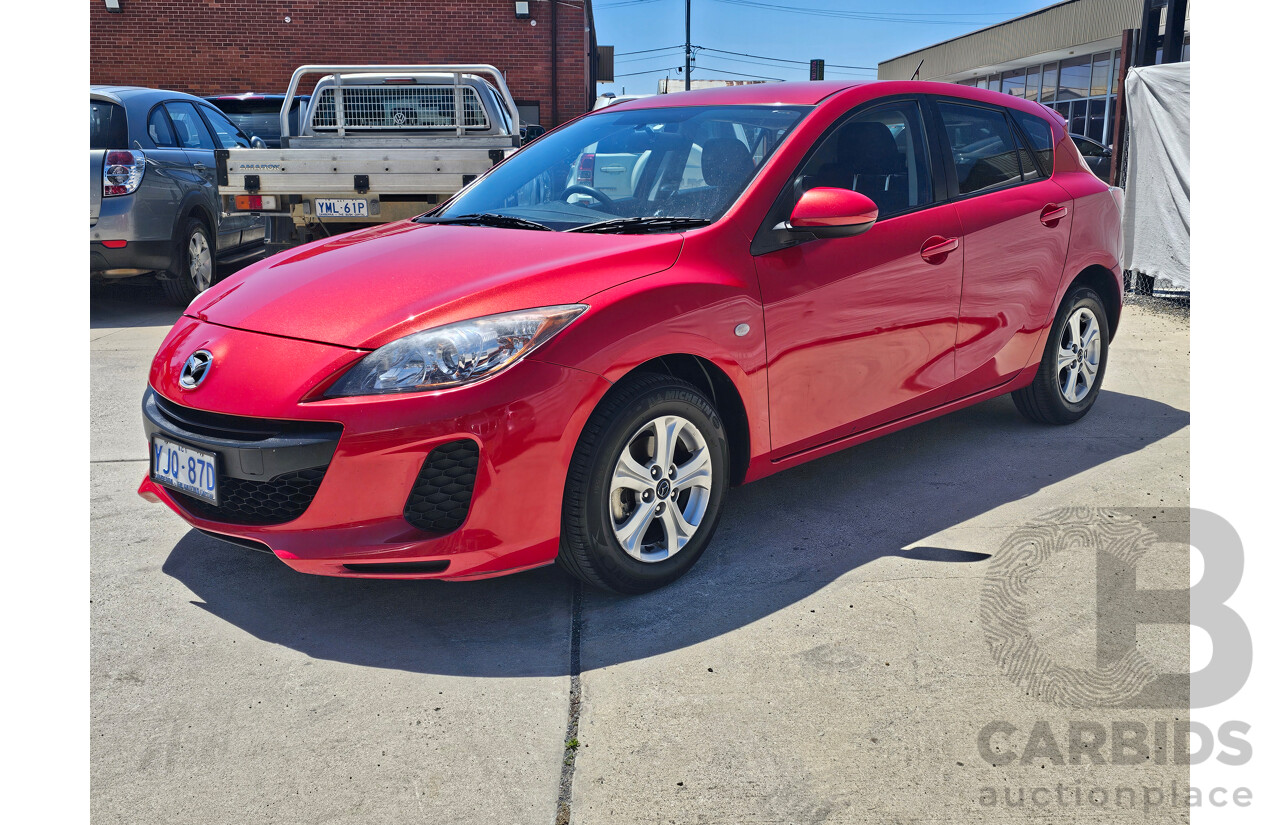8/2013 Mazda Mazda3 NEO BL MY13 5d Hatchback Red 2.0L