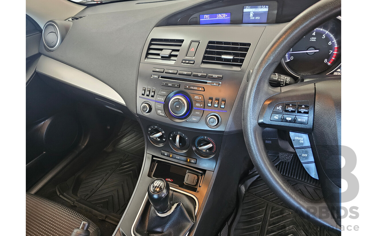 8/2013 Mazda Mazda3 NEO BL MY13 5d Hatchback Red 2.0L