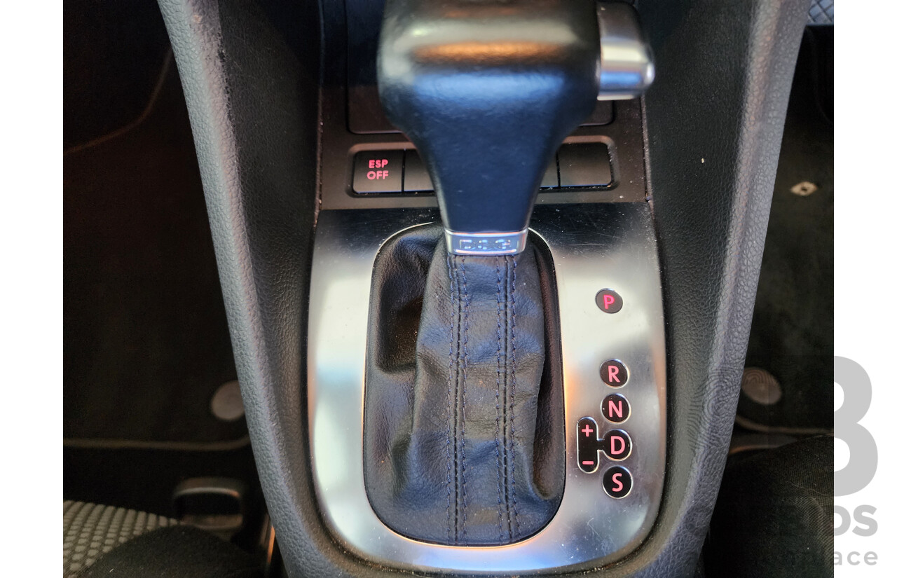 1/2010 Volkswagen Golf 103 TDI Comfortline 1K MY10 5d Hatchback Silver Or Chrome 2.0L