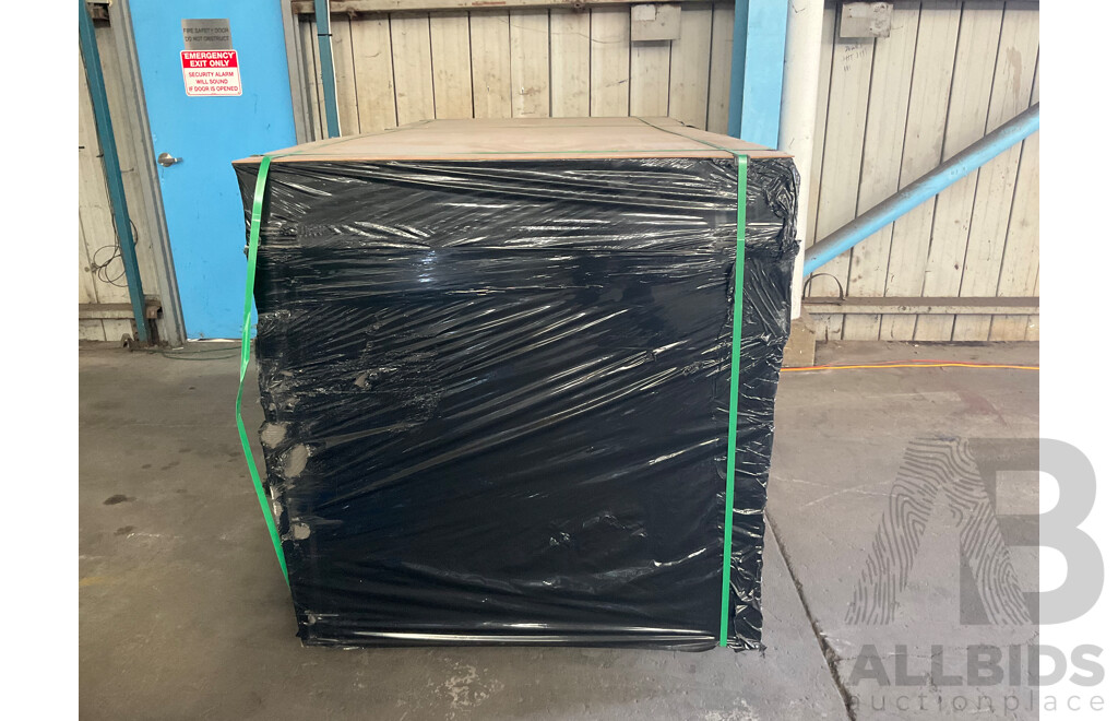 High Density Fiberboard (HDF) Sheeting 1 Pallet - 220 Sheets