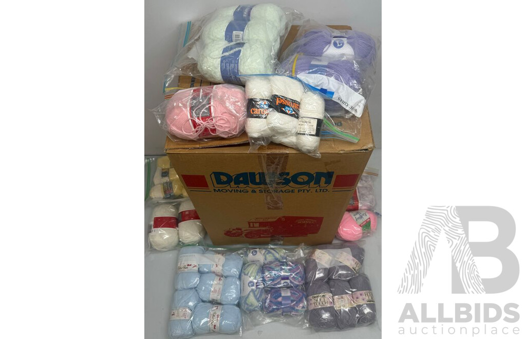 Large Box of Wool - Lot 1575098 | ALLBIDS