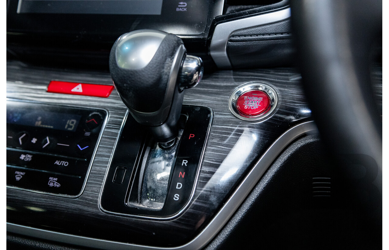 6/2016 Honda Odyssey Vti-L RC MY16 4d Wagon Carnelian Red 2.4L - 7 Seater