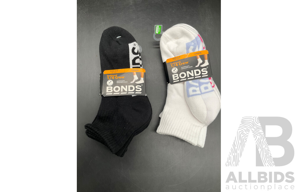 LORNA JANE, BONDS and UNIQLO Assorted Clothing - Lot of 5