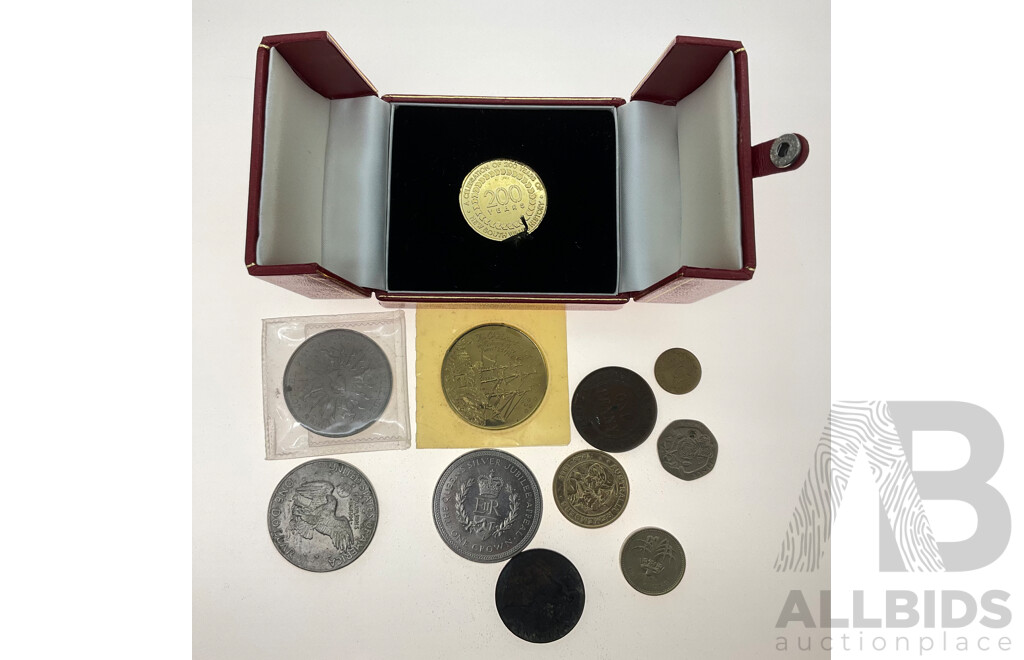 Assortment of Collectable Coins Including Isle of Man 1977 Crown, UK 1980 Queen Mother Crown, USA 1971 Eisenhower Dollar, Australian 1916I Penny, NSW 200 Years Medallion