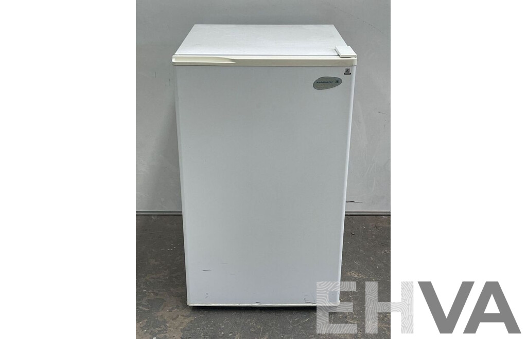 Kelvinator 140 Ltr Bar Fridge