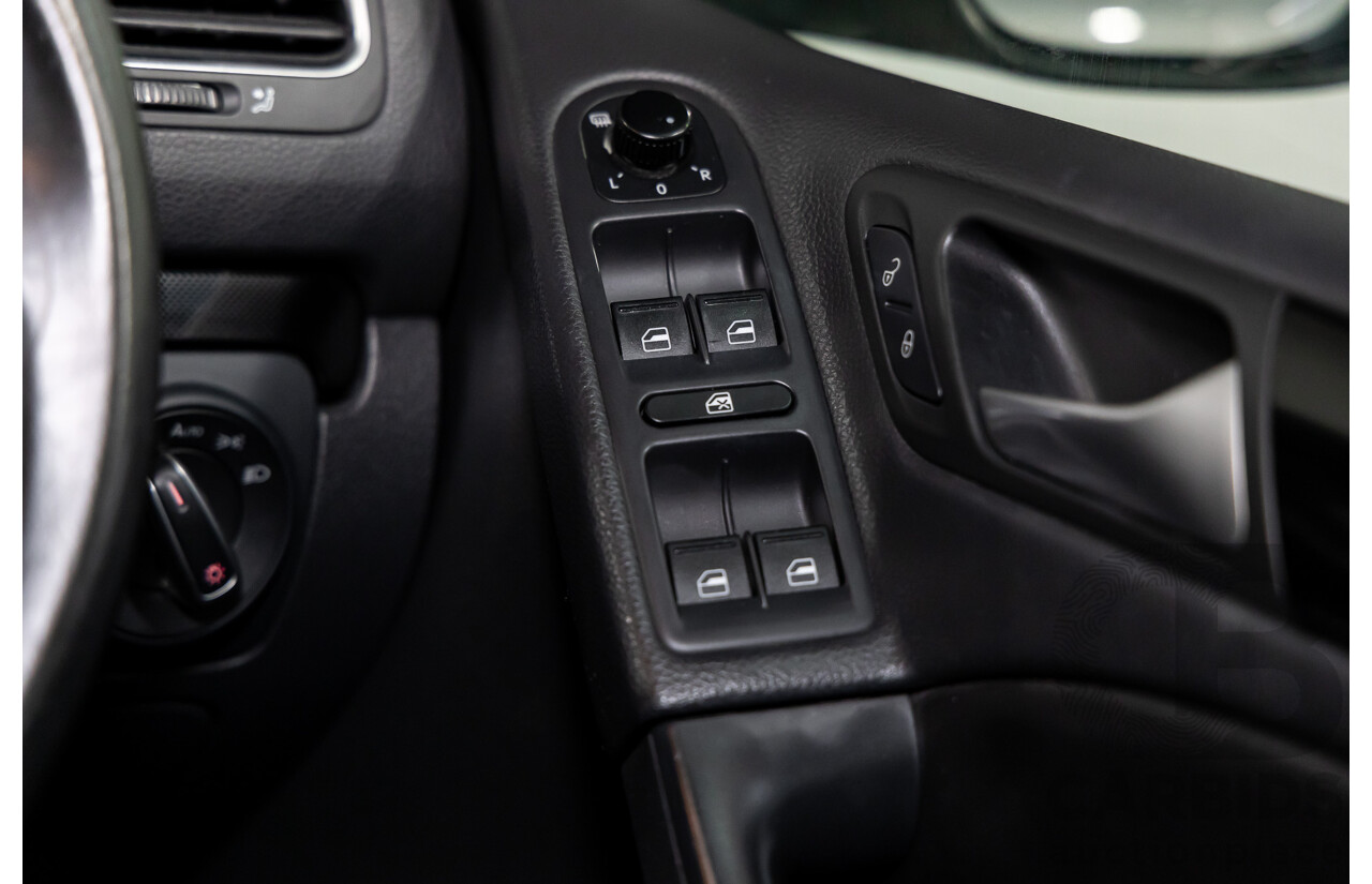 2/2009 Volkswagen Golf 2.0 TDI Pacific 1K MY09 5d Hatchback Reflex Silver Turbo Diesel 2.0L