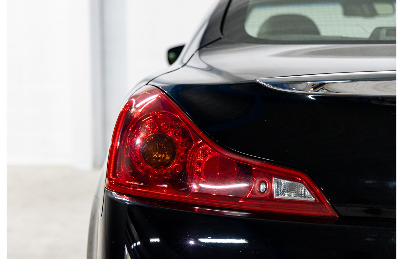 04/2016 Infiniti Q60 3.7 GT Premium (RWD) 2d Coupe Obsidian Black Metallic 3.7L