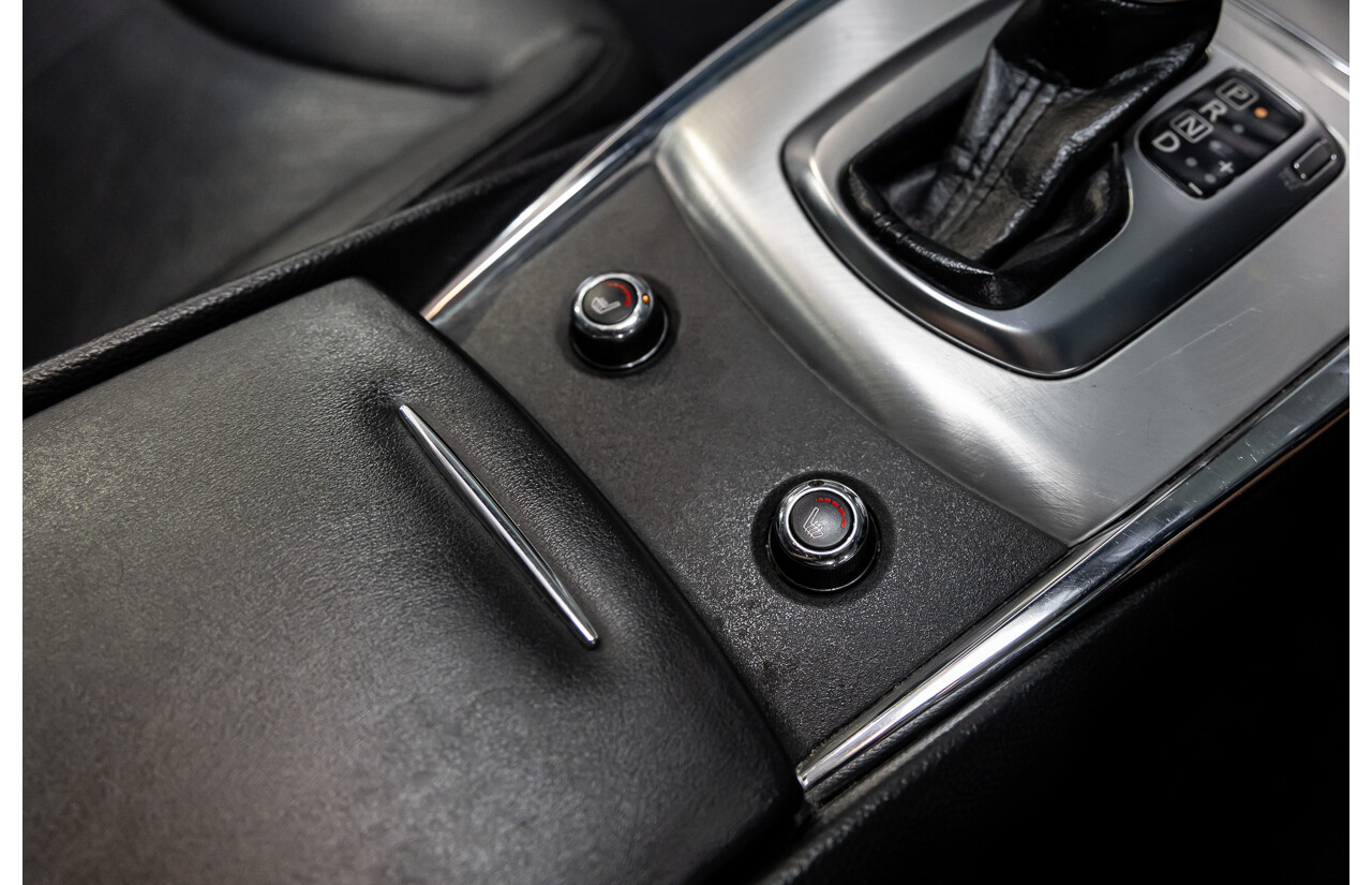 04/2016 Infiniti Q60 3.7 GT Premium (RWD) 2d Coupe Obsidian Black Metallic 3.7L