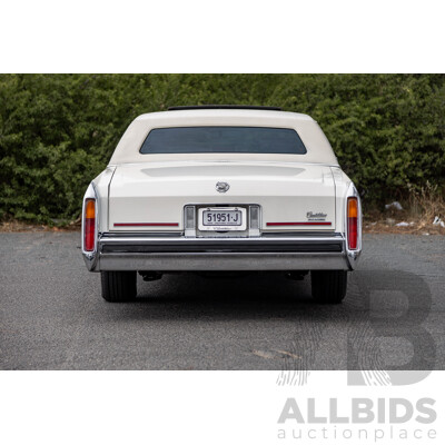 01/1988 Cadillac Fleetwood Brougham dÉlegance 4d Sedan White V8 5.0L - Import 08/1997