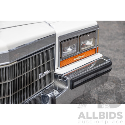 01/1988 Cadillac Fleetwood Brougham dÉlegance 4d Sedan White V8 5.0L - Import 08/1997