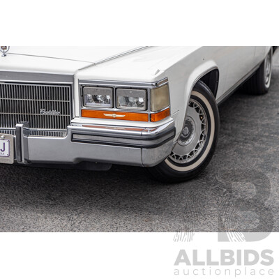 01/1988 Cadillac Fleetwood Brougham dÉlegance 4d Sedan White V8 5.0L - Import 08/1997