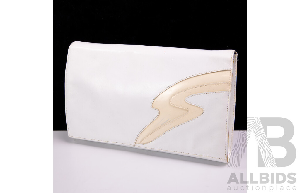 Collection Vintage Handbags Comprising Bambi White Leather, Cream Glomesh, Beige Glomesh Examples, Glomesh Gold Purse and More