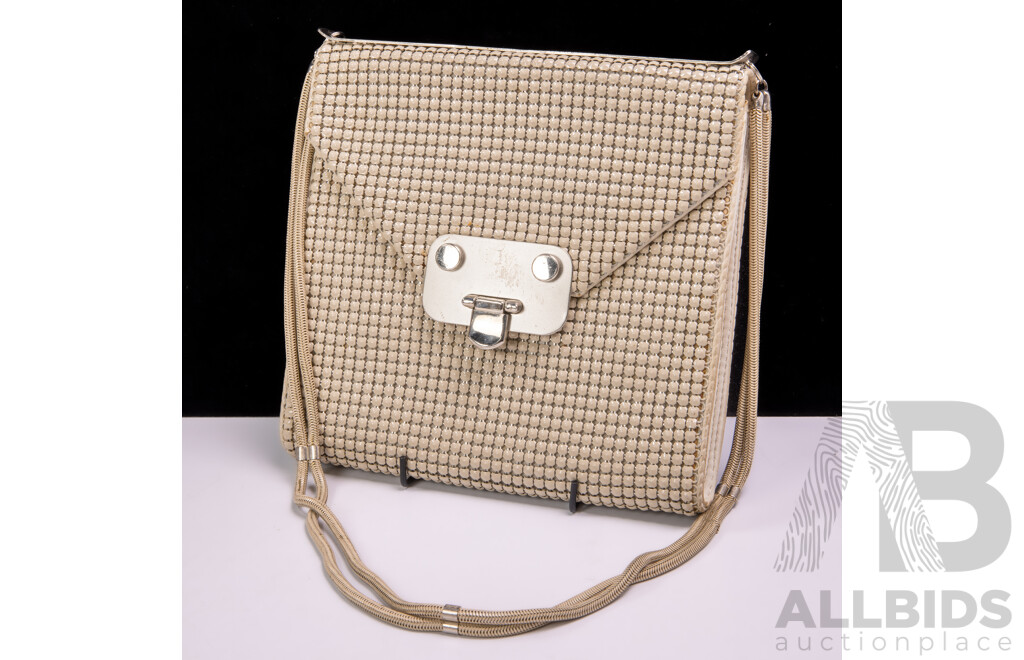 Collection Vintage Handbags Comprising Bambi White Leather, Cream Glomesh, Beige Glomesh Examples, Glomesh Gold Purse and More