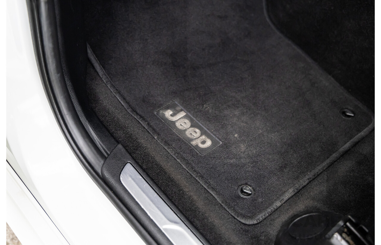 4/2014 Jeep Grand Cherokee SRT 8 (4x4) WK MY14 4d Wagon Bright White 6.4L