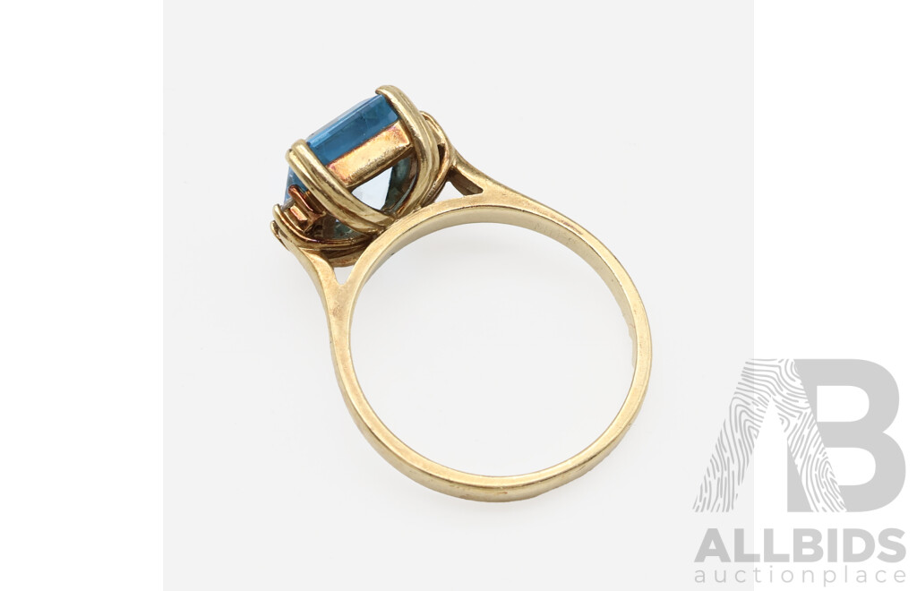 9ct Topaz & Diamond Ring, Size O, 4.33 Grams