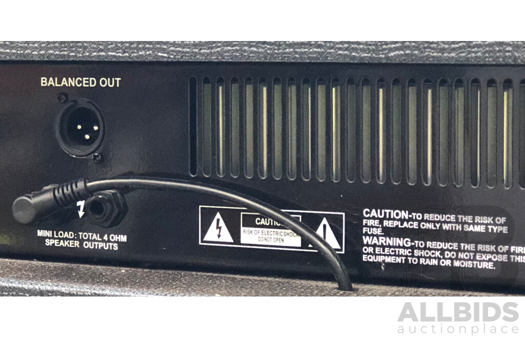 Hiwatt Maxwatt 100watt Bass/Amplifier Combo with 15" Speaker