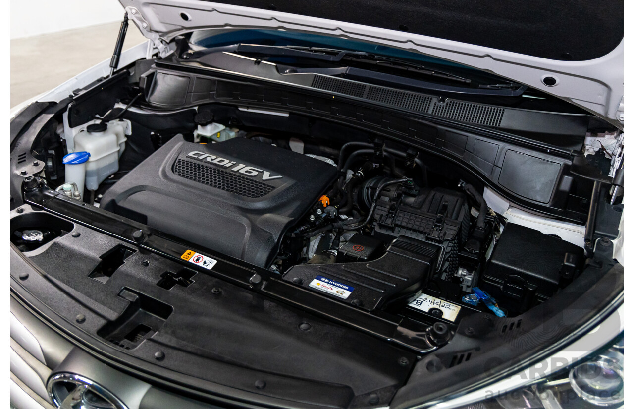 05/2018 Hyundai Santa Fe Active CRDi (4x4) AWD DM5 MY18 4D Wagon White Cream Mica Turbo Diesel 2.2L - 7 Seater