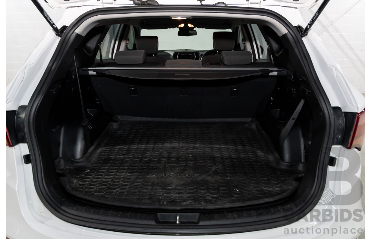 05/2018 Hyundai Santa Fe Active CRDi (4x4) AWD DM5 MY18 4D Wagon White Cream Mica Turbo Diesel 2.2L - 7 Seater