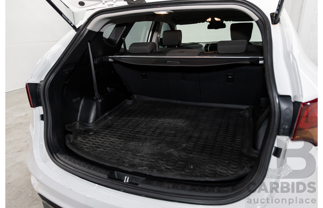 05/2018 Hyundai Santa Fe Active CRDi (4x4) AWD DM5 MY18 4D Wagon White Cream Mica Turbo Diesel 2.2L - 7 Seater