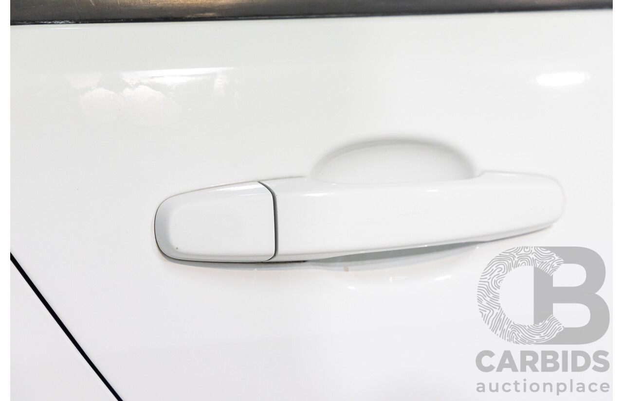 8/2008 Holden Commodore (Dual Fuel) 60th Anniversary VE MY09.5 4d Sedan Heron White V6 3.6L