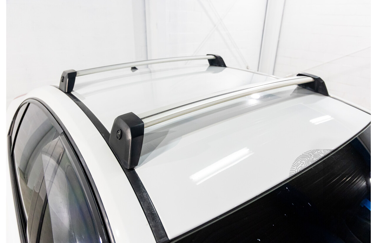 8/2008 Holden Commodore (Dual Fuel) 60th Anniversary VE MY09.5 4d Sedan Heron White V6 3.6L