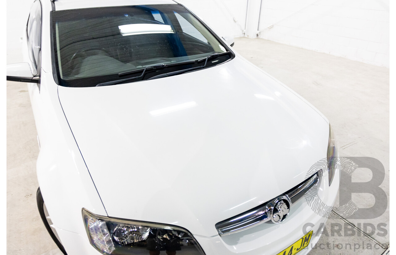8/2008 Holden Commodore (Dual Fuel) 60th Anniversary VE MY09.5 4d Sedan Heron White V6 3.6L