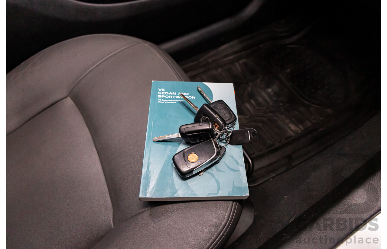 8/2008 Holden Commodore (Dual Fuel) 60th Anniversary VE MY09.5 4d Sedan Heron White V6 3.6L