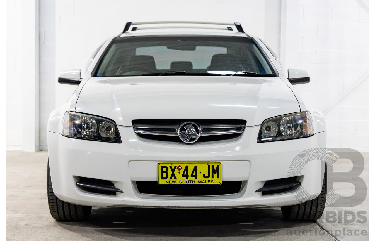 8/2008 Holden Commodore (Dual Fuel) 60th Anniversary VE MY09.5 4d Sedan Heron White V6 3.6L