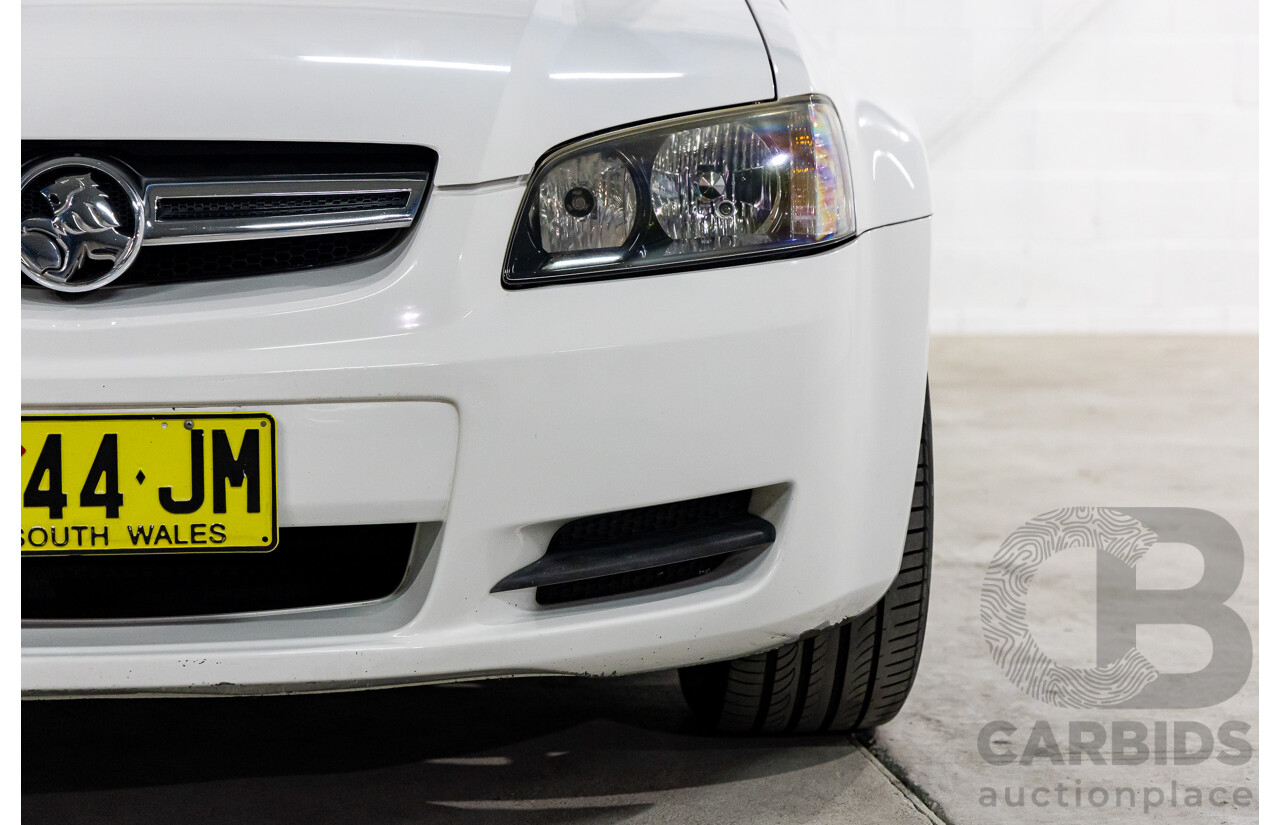 8/2008 Holden Commodore (Dual Fuel) 60th Anniversary VE MY09.5 4d Sedan Heron White V6 3.6L