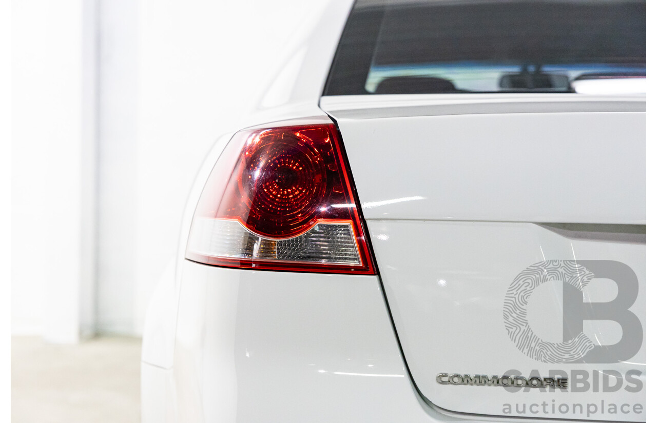 8/2008 Holden Commodore (Dual Fuel) 60th Anniversary VE MY09.5 4d Sedan Heron White V6 3.6L