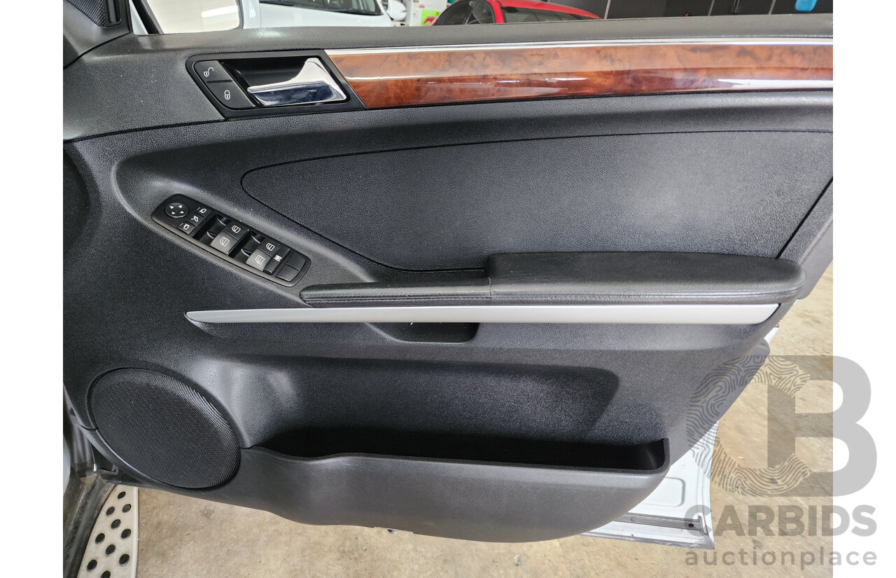 10/2005 Mercedes-Benz ML 500 Luxury (4x4) W164 4d Wagon Silver 5.0L