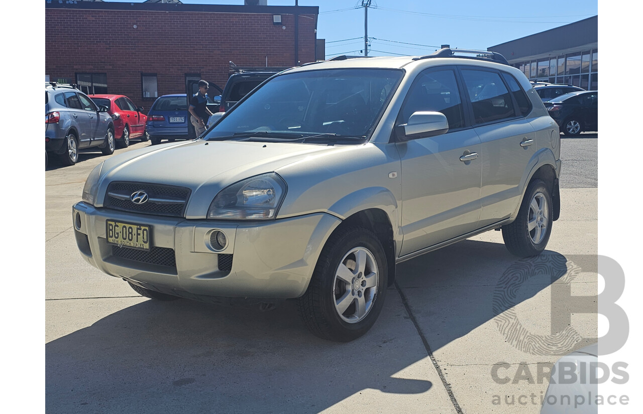 10/2005 Hyundai Tucson CITY 4d Wagon Silver 2.0L