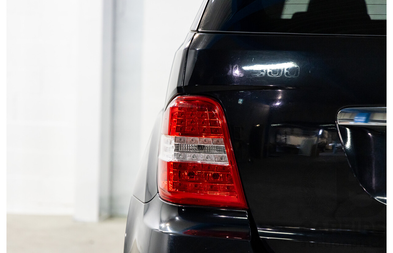 3/2011 Mercedes-Benz ML 300 CDI BlueEfficiency AMG Sports (4x4) 164 MY11 4d Wagon Obsidian Black Metallic Turbo Diesel 3.0L