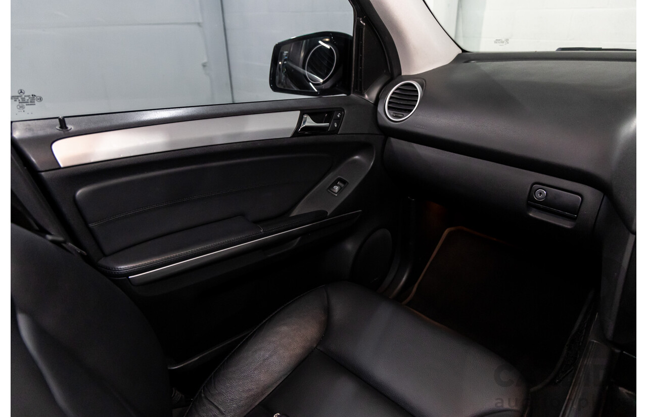 3/2011 Mercedes-Benz ML 300 CDI BlueEfficiency AMG Sports (4x4) 164 MY11 4d Wagon Obsidian Black Metallic Turbo Diesel 3.0L