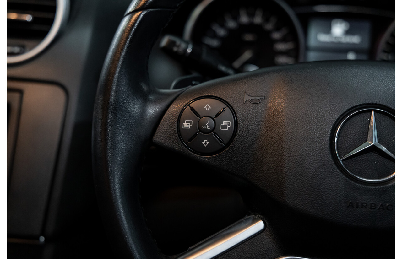 3/2011 Mercedes-Benz ML 300 CDI BlueEfficiency AMG Sports (4x4) 164 MY11 4d Wagon Obsidian Black Metallic Turbo Diesel 3.0L